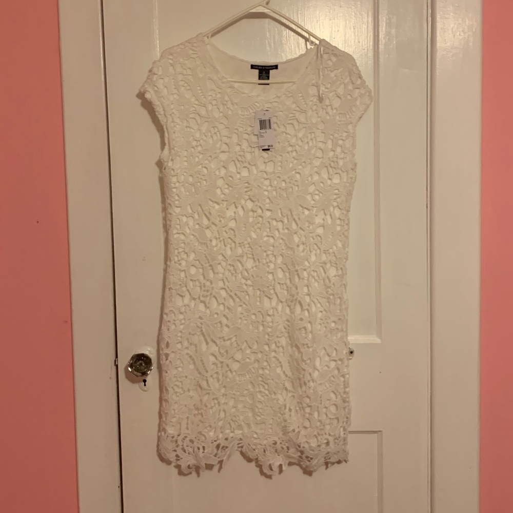 NWT Chelsea and Theodore White Lace Dress